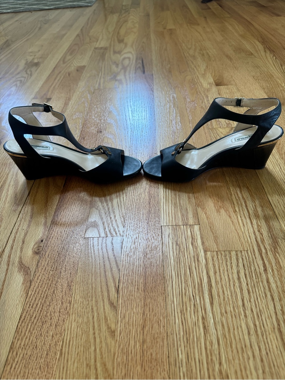 Karl Lagerfield Affre Black Leather Wedge Sandal, size 7.5 M - Picture 3 of 11